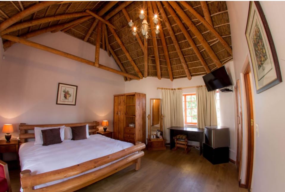 South Africa Guest House Elegant Luxury Rooms Sleeps 3 Somerset West 2