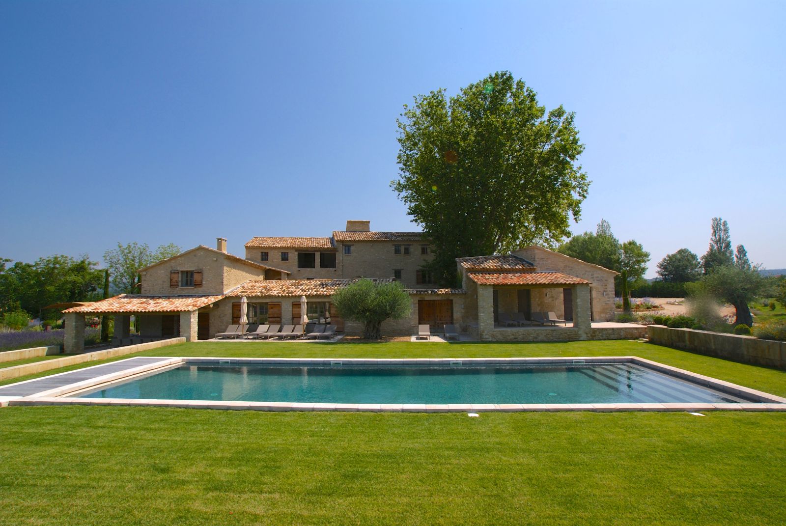 Provence Luberon luxury villa rentals with heated private pool hammam[....]