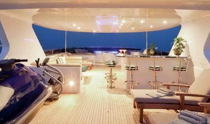 Luxury Yacht Charter from Marseille with crew and jacuzzi