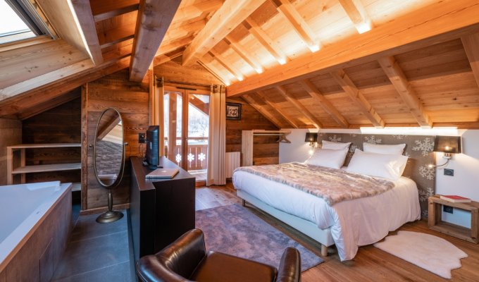 Luxury chalet rental Serre Chevalier Southern Alps at the foot of the slopes Spa sauna and concierge service