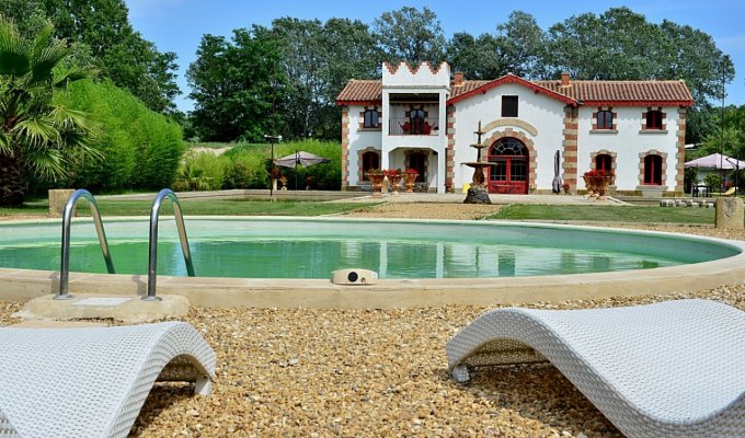 Camargue villa rental Cote de Provence with swimming pool and spa
