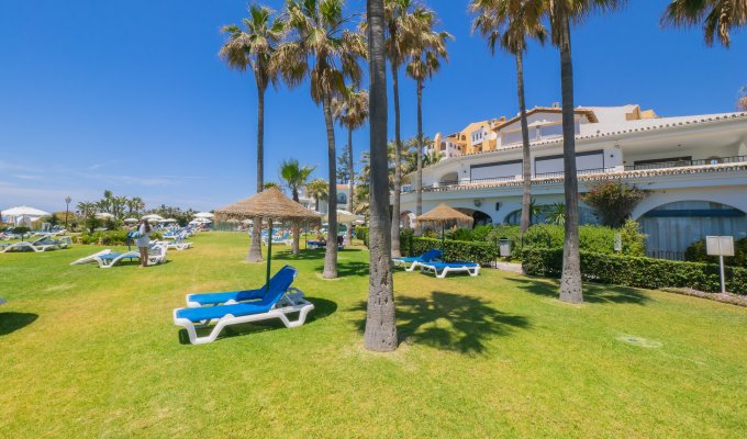 10 guest apartment Cabopino Marbella