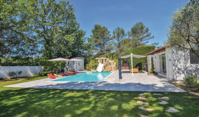  Provence villa rentals with heated private pool and jacuzzi Aix en Provence