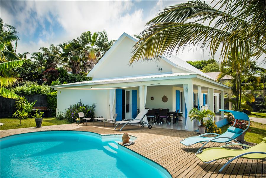 Reunion Island Villa Rental with magnificent sea and mountain views[....]